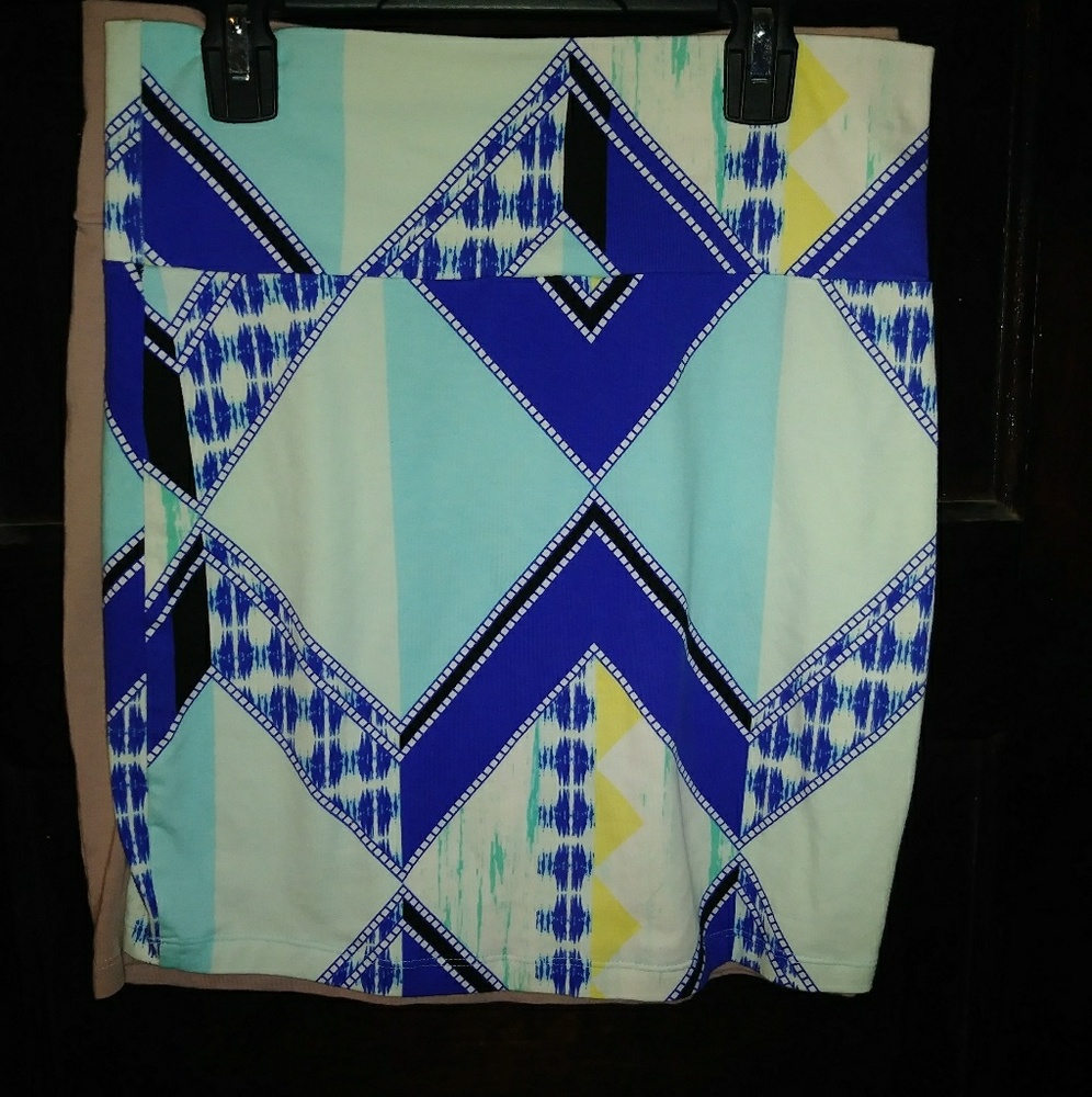 Patterned Pencil Skirt